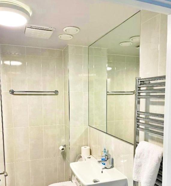 Вілла 3 Bed House With Parking Near Airport Единбург Екстер'єр фото